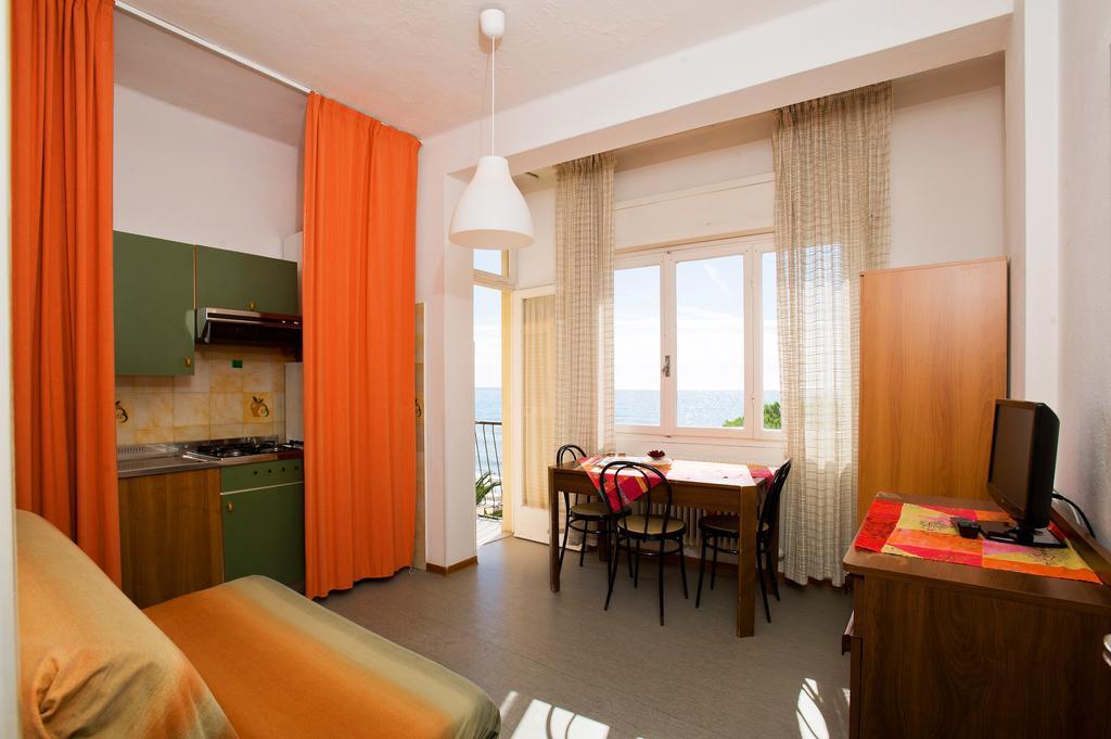Hotel Lido Pietra Ligure Oda fotoğraf
