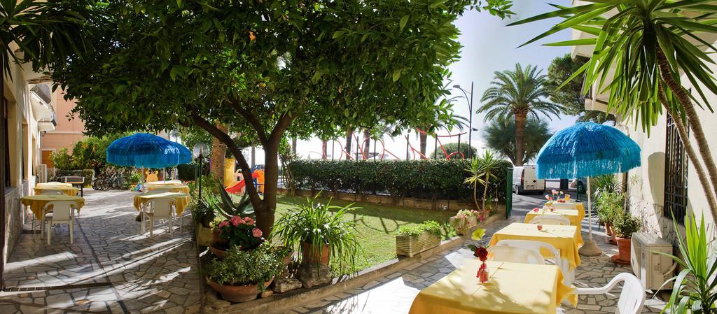 Hotel Lido Pietra Ligure Dış mekan fotoğraf