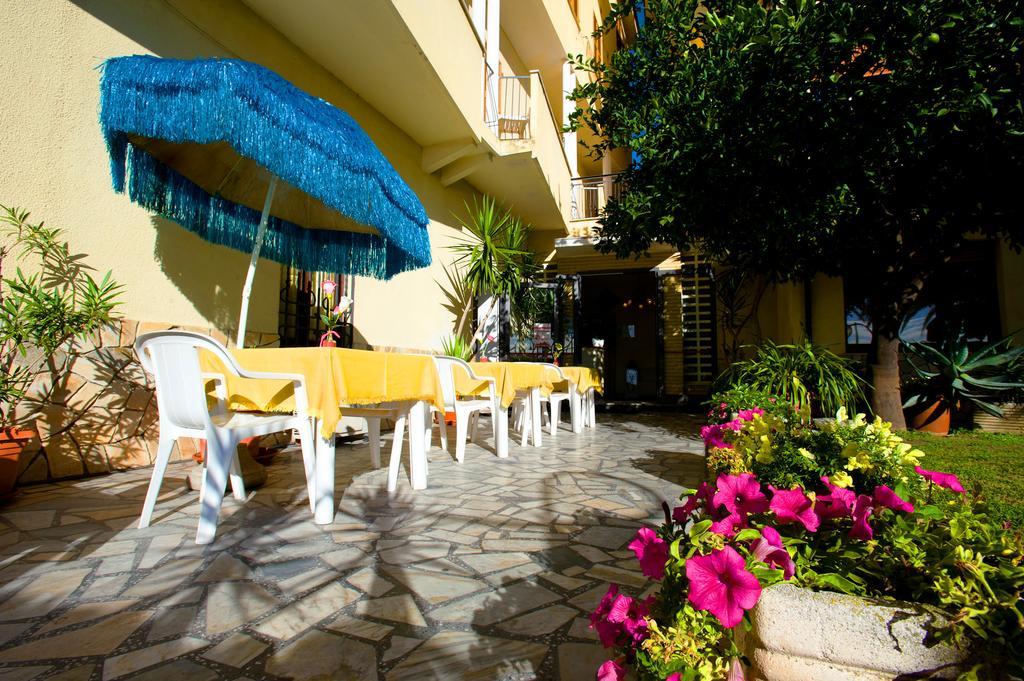 Hotel Lido Pietra Ligure Dış mekan fotoğraf