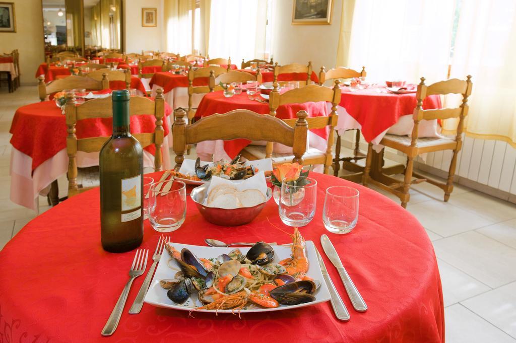 Hotel Lido Pietra Ligure Dış mekan fotoğraf