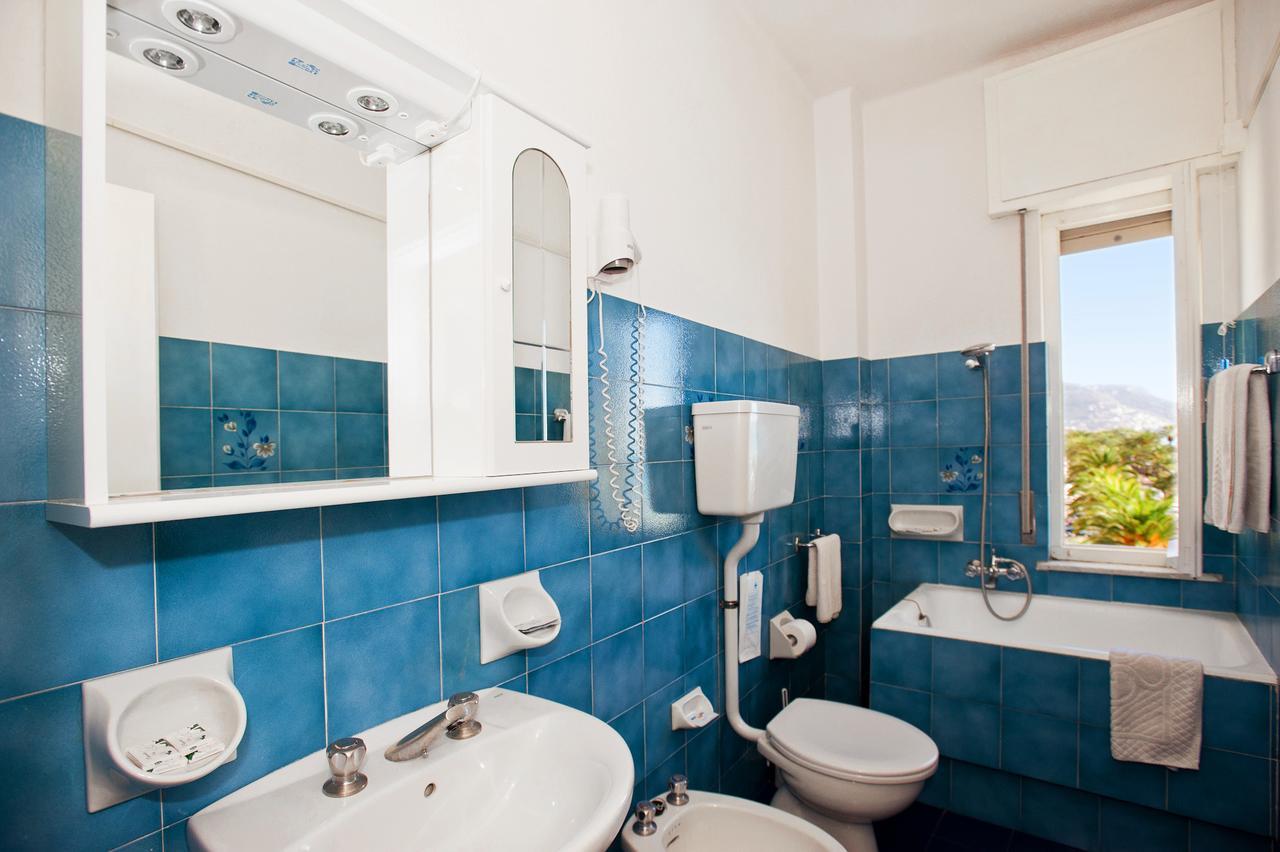 Hotel Lido Pietra Ligure Dış mekan fotoğraf